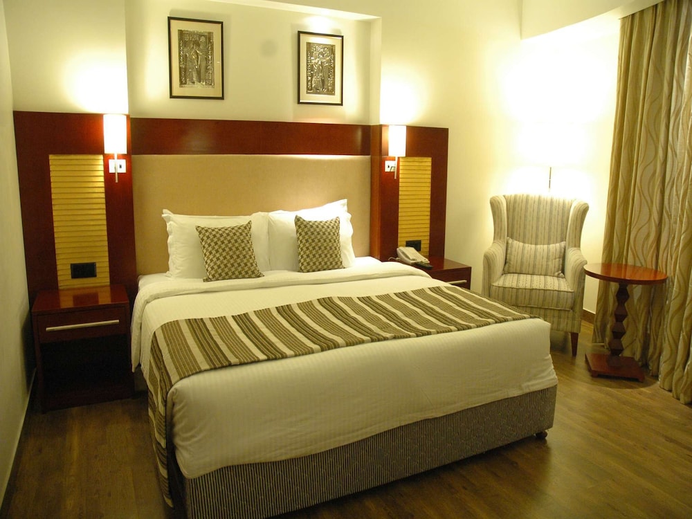 Suite, 1 Double Bed - Photo 3