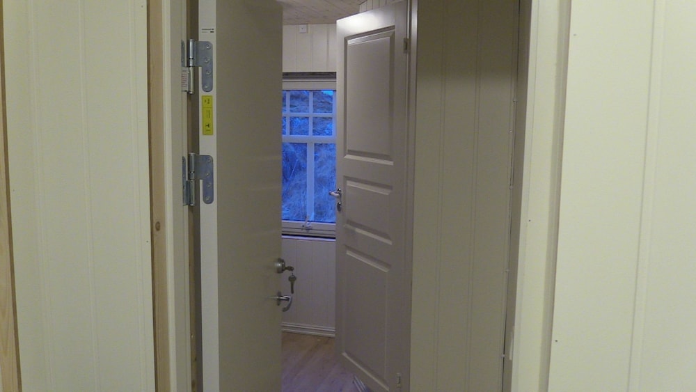 Classic Twin Room, 2 Twin Beds, Non Smoking, Partial Ocean View photo 3