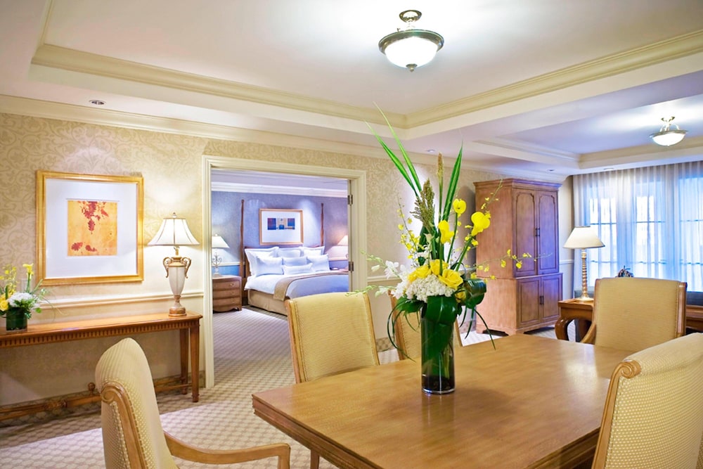 Suite, 1 Bedroom - Photo 4