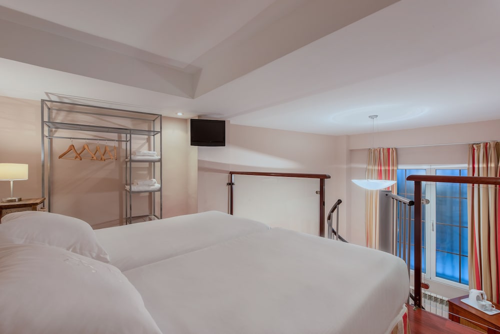 Family Quadruple Room - Photo 2