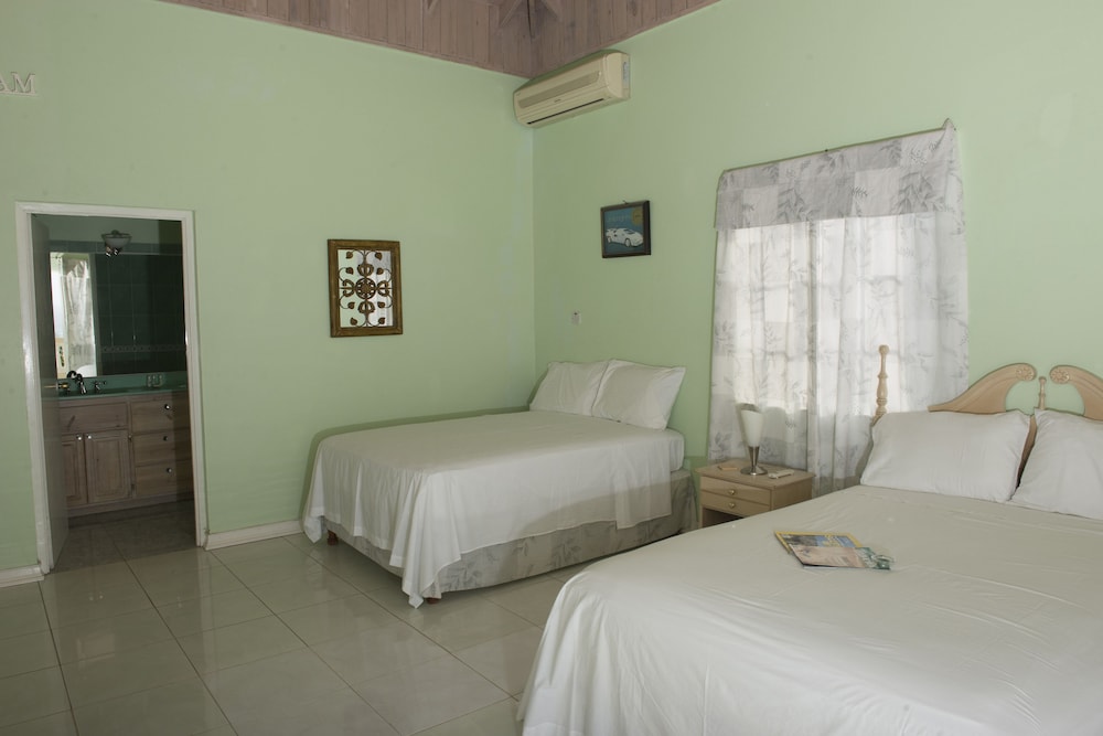 Room, 2 Queen Beds, Balcony, Ocean View