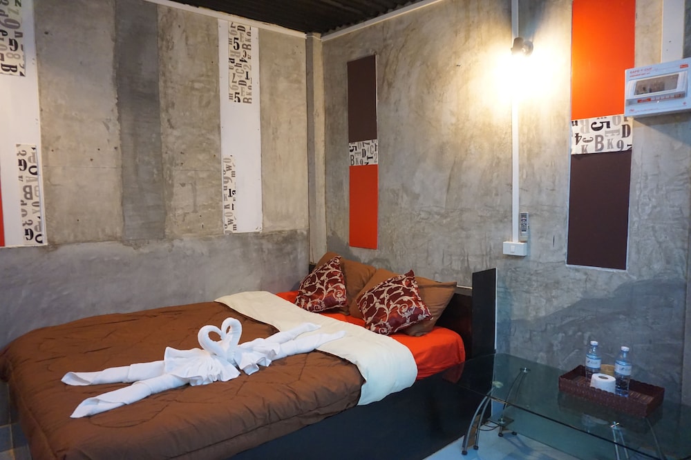 Standard Double Room - Downstairs photo 2