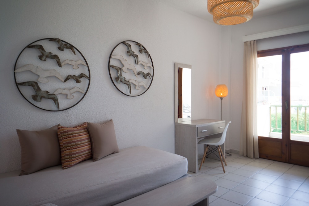 Superior Apartment, 1 Bedroom, Partial Sea View photo 2