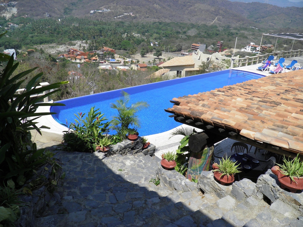 Romantic Suite, 1 King Bed, Bay View, Poolside photo 2