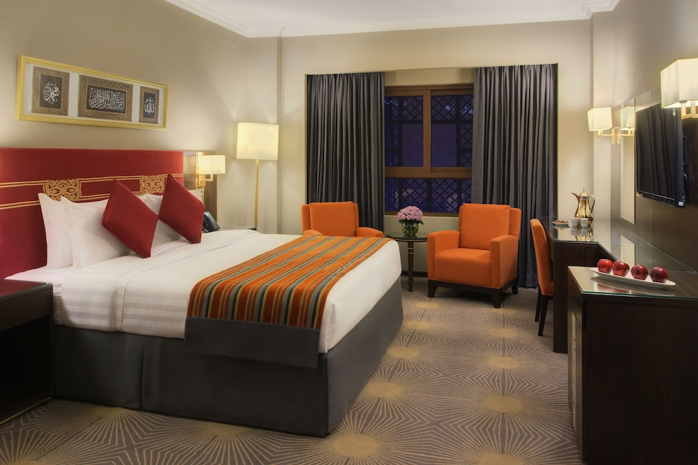 Executive Room, 1 King Bed, City View