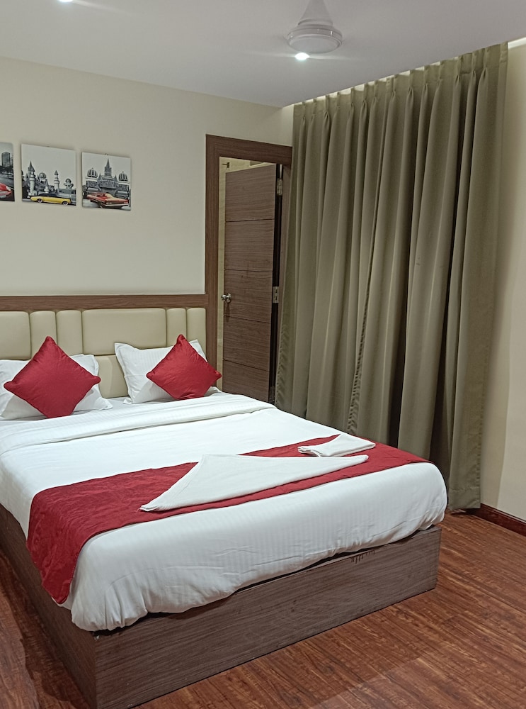 Deluxe Room - Photo 7