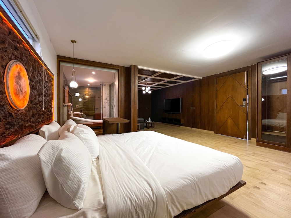 Signature Room photo 1