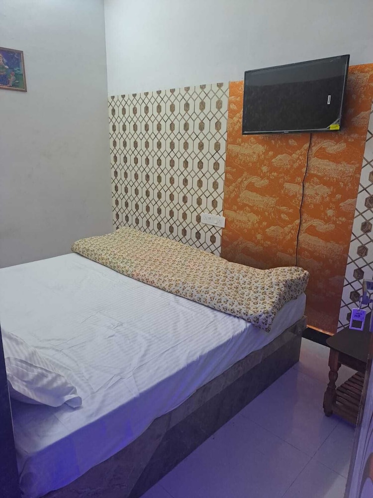 Economy Double Room photo 1