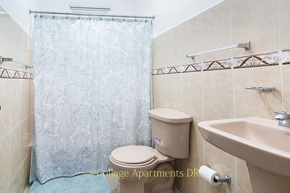 Modern Luxurious 3 Bedroom Apt. With 3 A/C photo 2