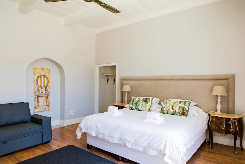 Family Room, 1 King Bed