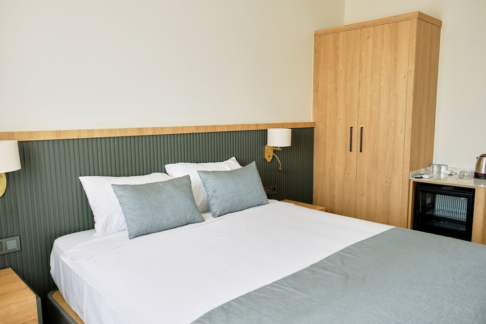 Standard Double or Twin Room photo 3