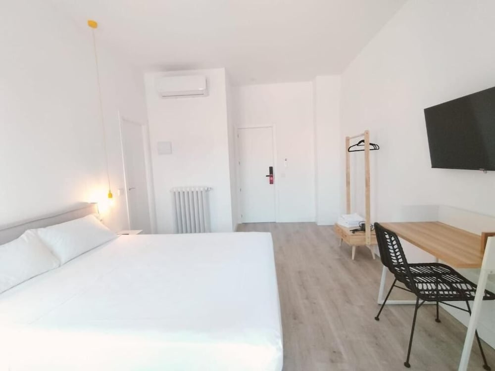 Deluxe Double Room, 1 Double Bed - Photo 5