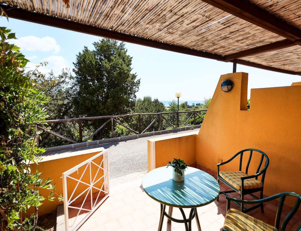 Bungalow, Garden Area (Monte Garden - 3 pax) photo 2