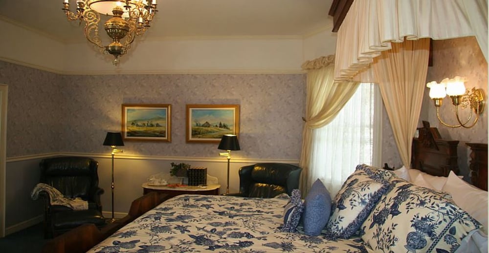The blue room photo 2