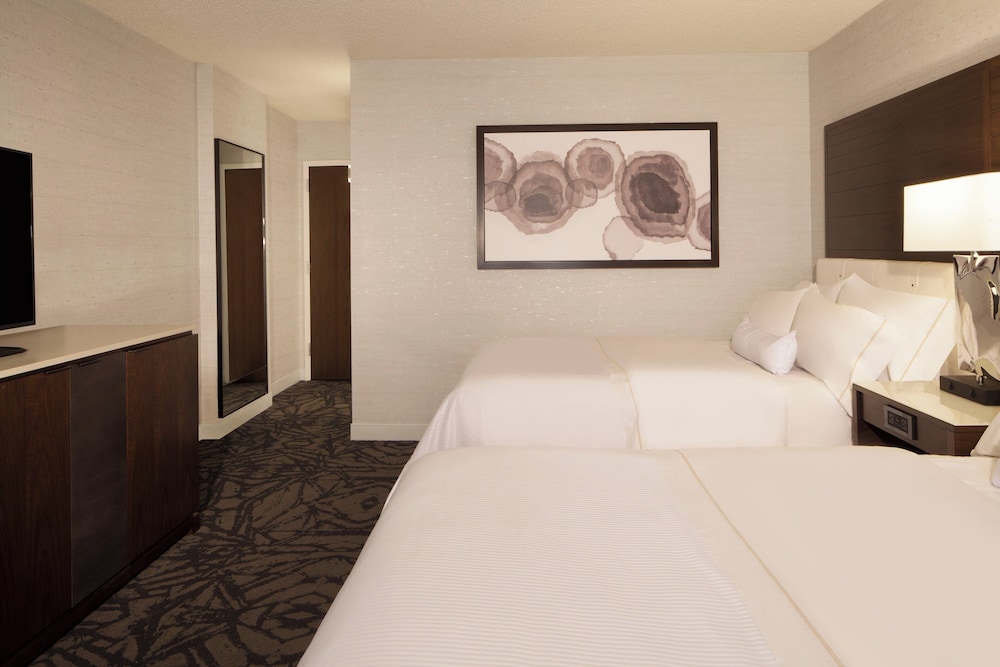Room, 2 Double Beds (Mobility/Hearing Access, Roll-In Shwr) - Photo 3
