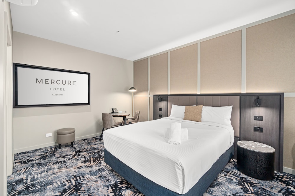 Luxury Suite, 1 King Bed - Photo 2