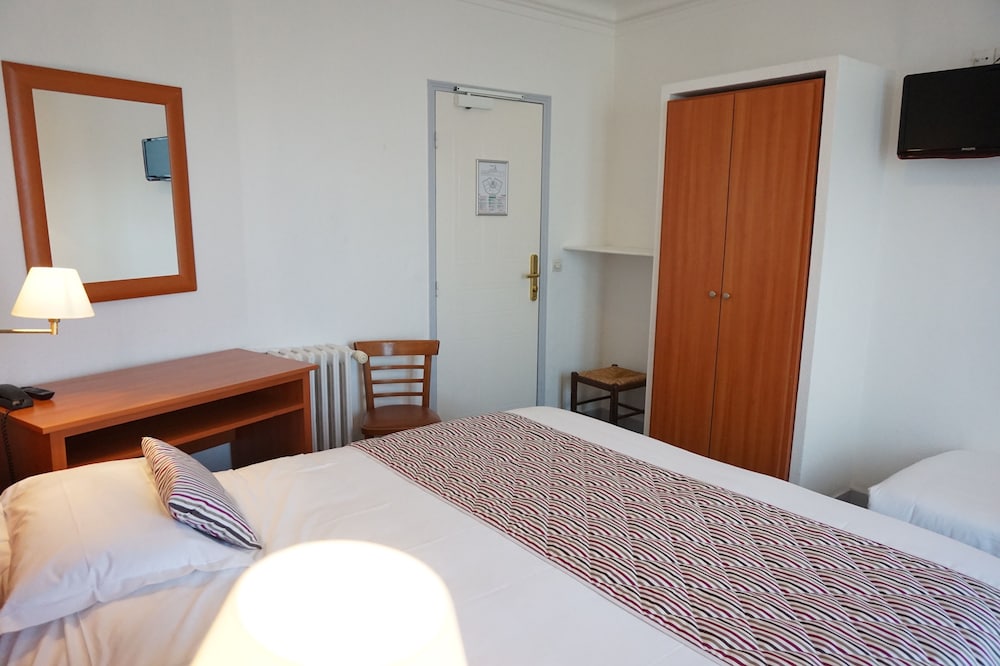 Superior Triple Room photo 3