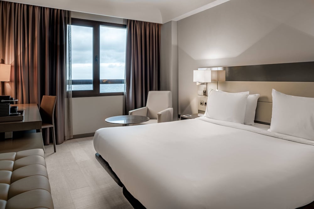 Junior Suite, 1 King Bed with Sofa bed