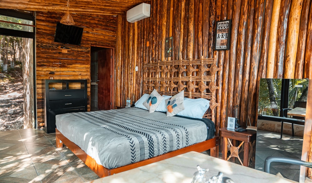 Panoramic Cabin photo 2