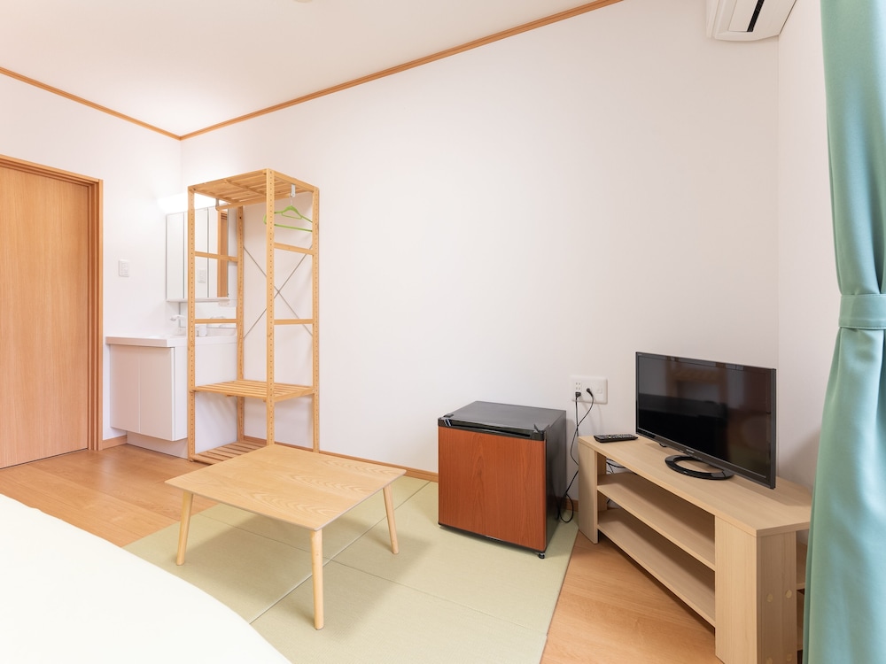 Basic Single Room, Men only, Non Smoking photo 2