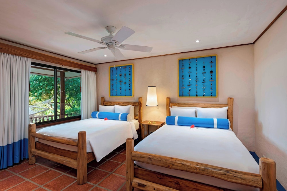 Deluxe Room, 2 Double Beds, Non Smoking, Partial Ocean View