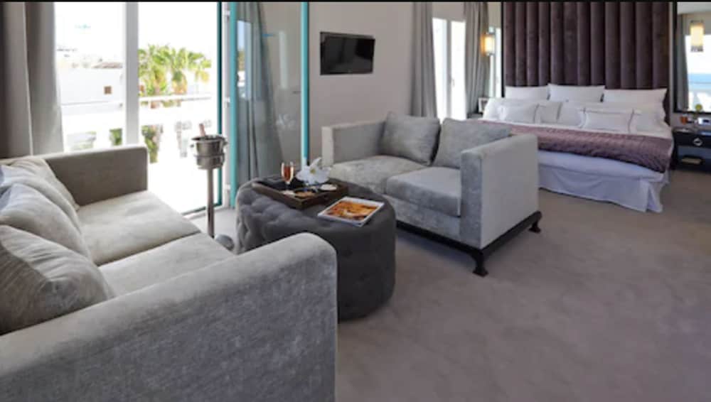 Suite, Balcony photo 3