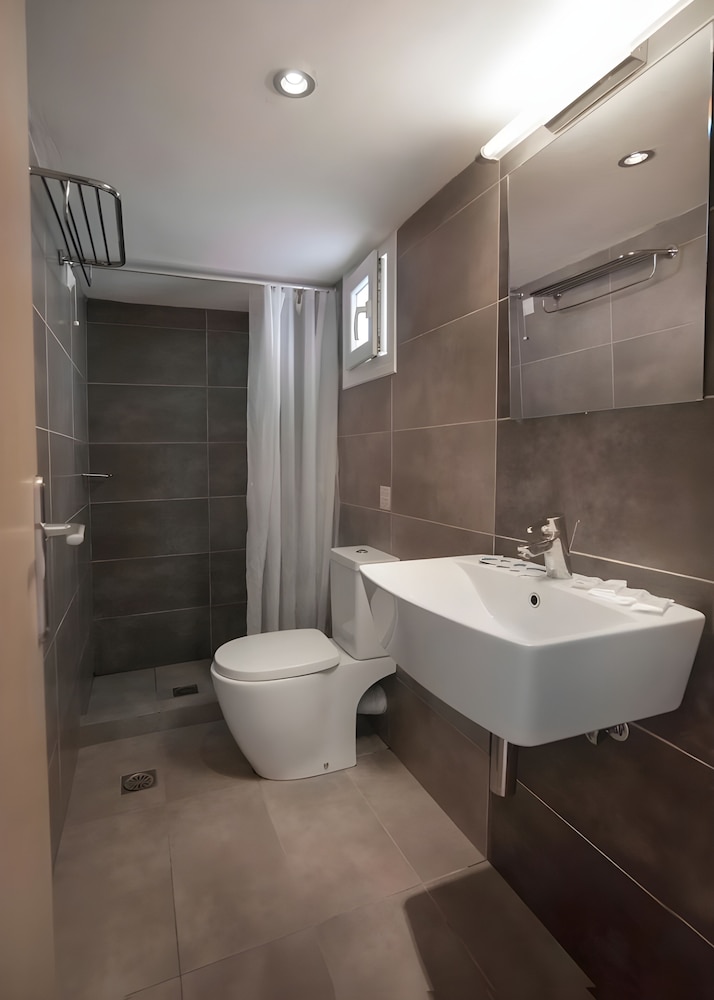 Standard Double or Twin Room - Photo 3