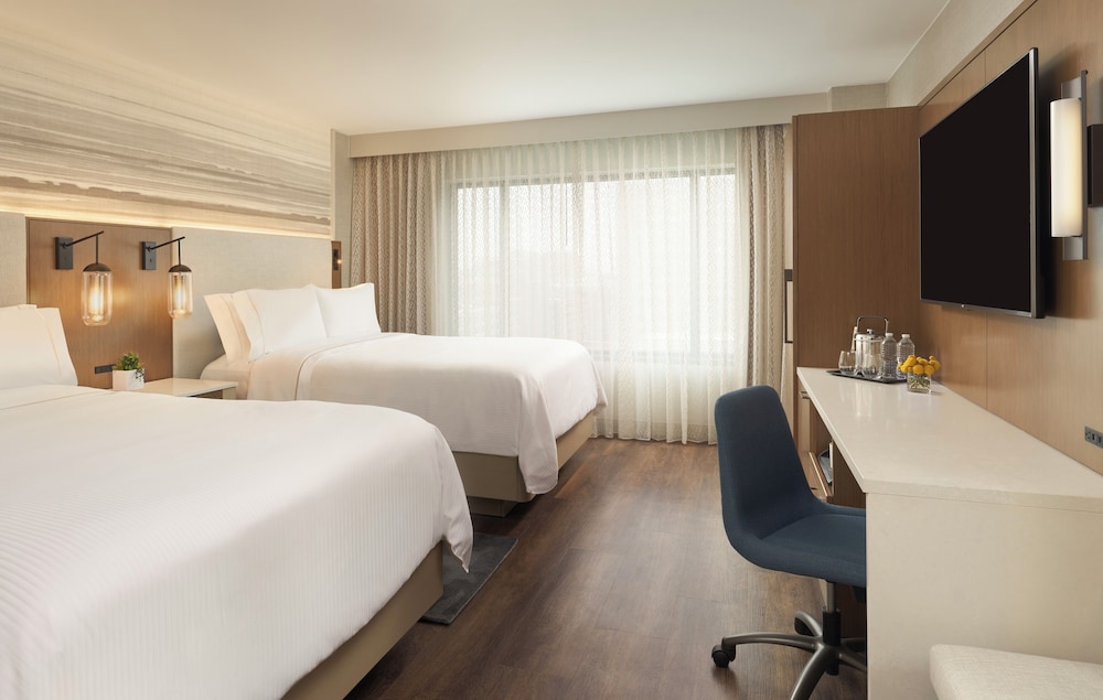 Deluxe Room, 2 Queen Beds - Photo 3