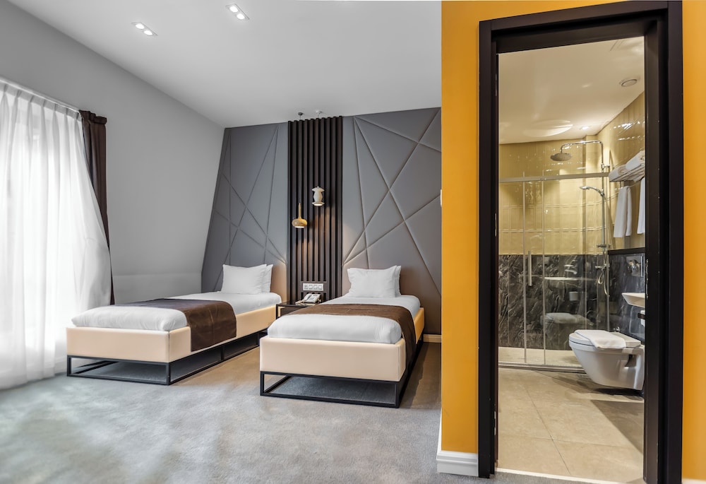 Standard Double or Twin Room - Photo 2