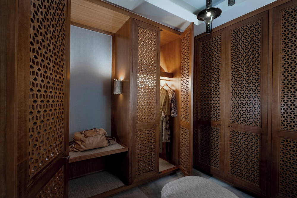 Suite, 1 King Bed, Beach View (Imperial) - Photo 5