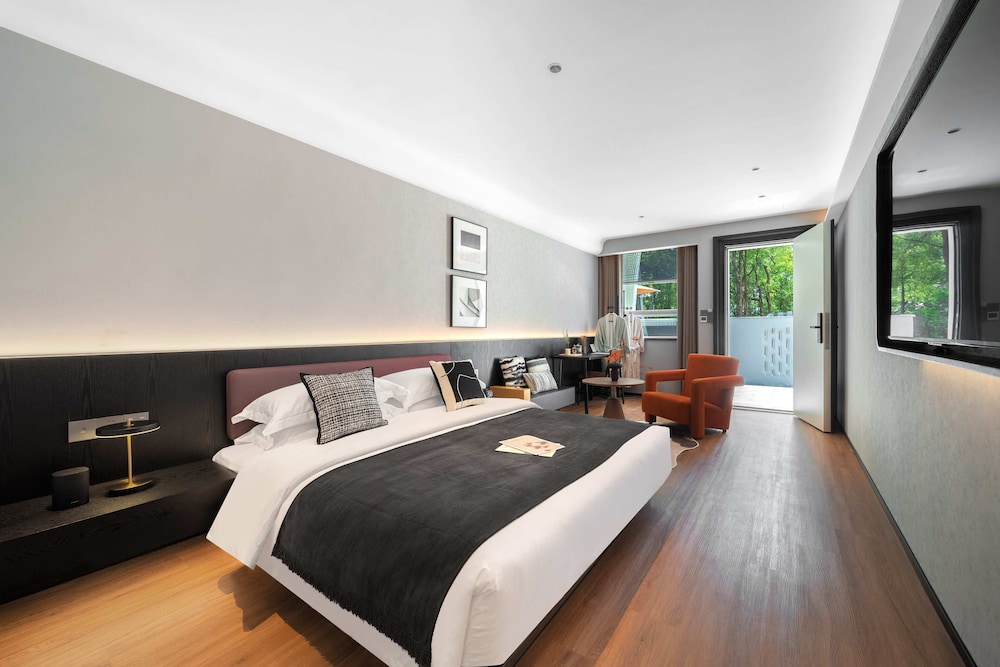 Family Suite, Patio, Garden View