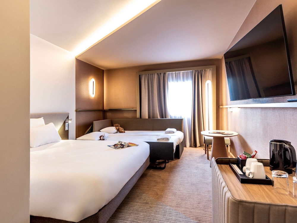 Executive Room, 1 Double Bed with Sofa bed - Photo 1