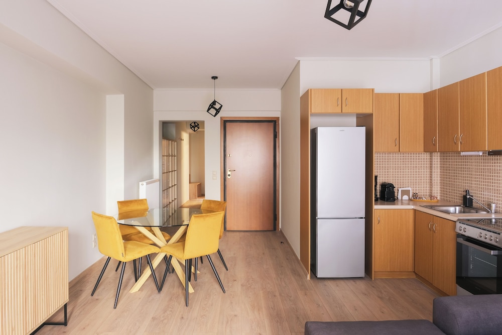 Large 1BR Apartment (65 sqm) with Partial Acropolis View