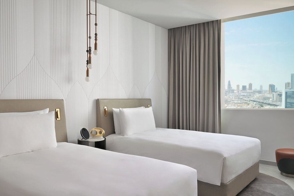 Basic Room, 2 Double Beds (Essential)