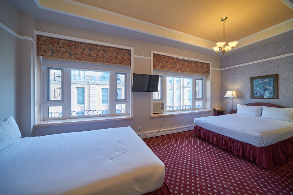 Deluxe Double Room, 2 Queen Beds, City View
