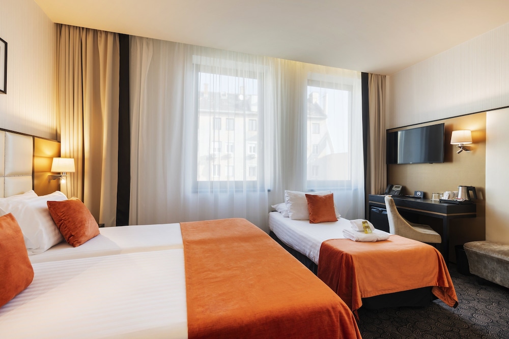 Standard Triple Room, 1 Bedroom photo 2