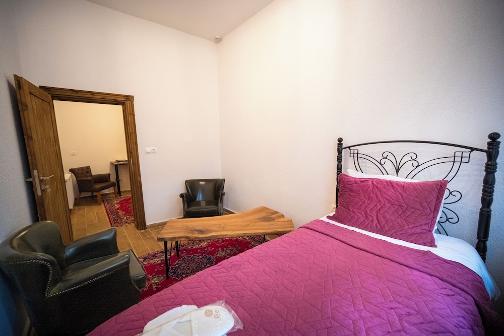 Economic Triple Room (Garden View) - Photo 8