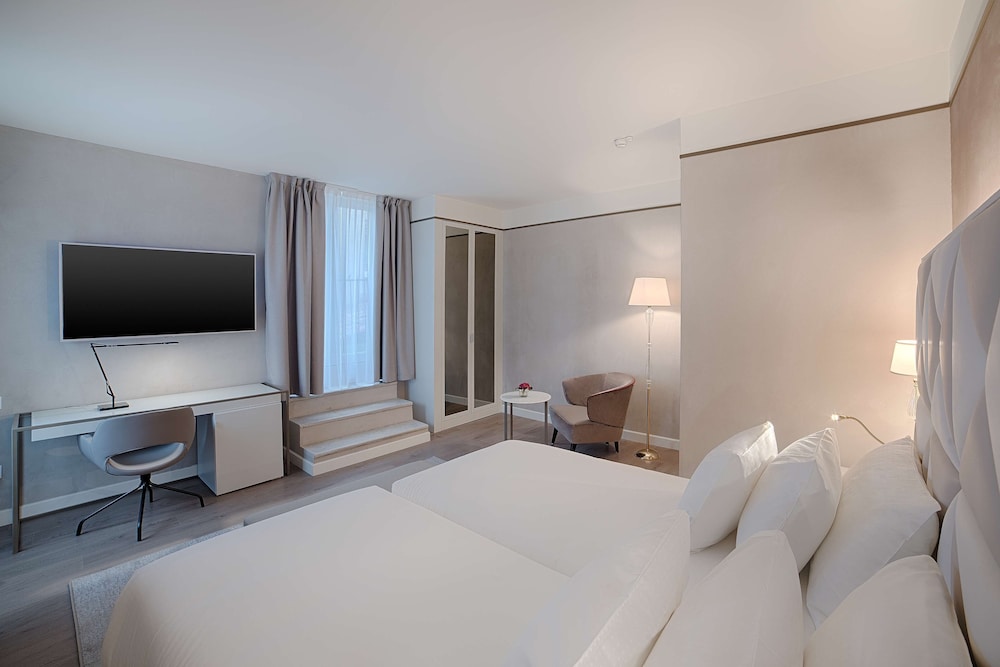 Superior Room - Photo 9
