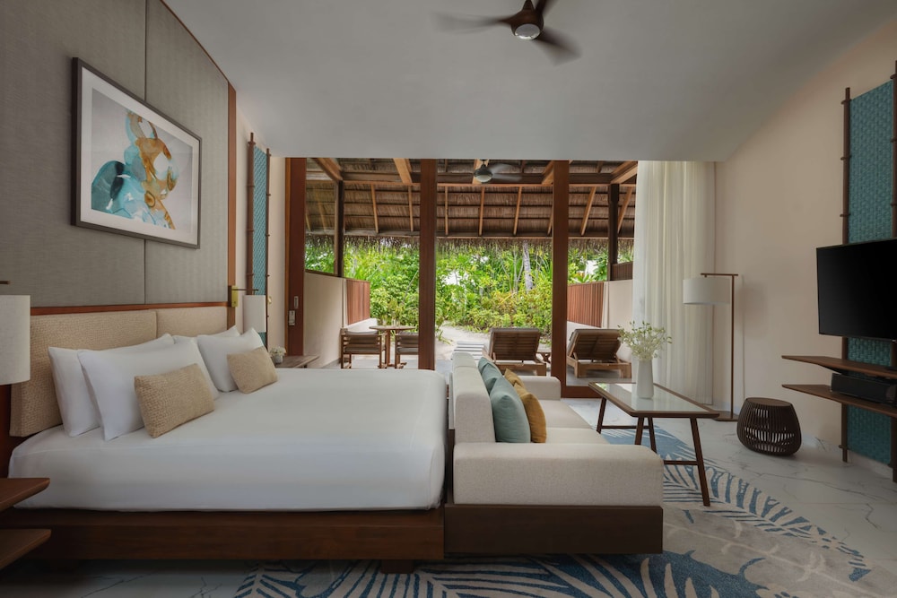 Family Villa, 1 King Bed (beach)