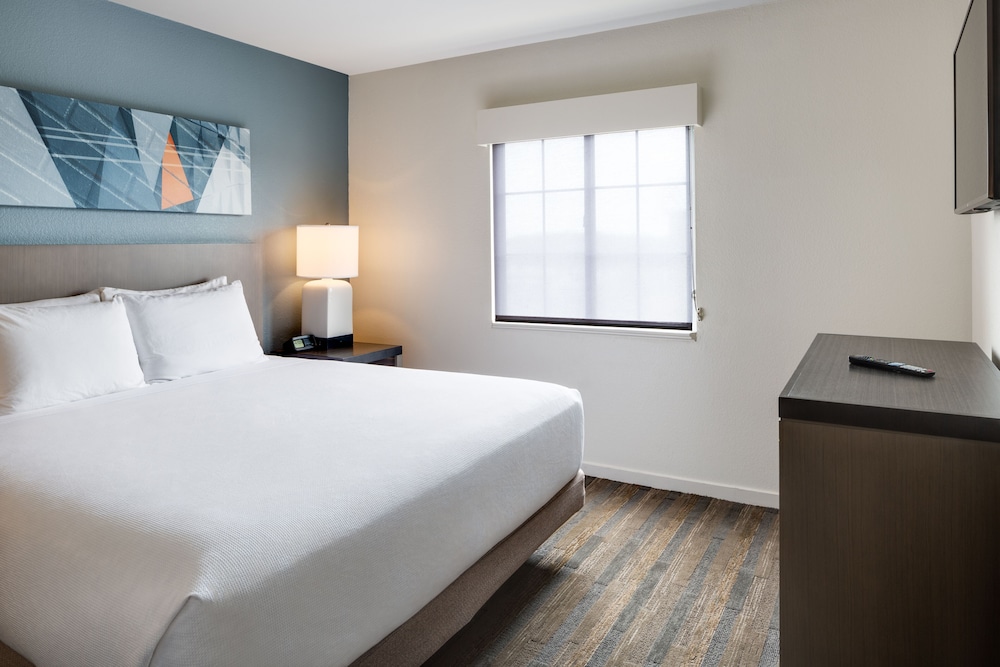 Suite, 1 King Bed with Sofa bed, Kitchen