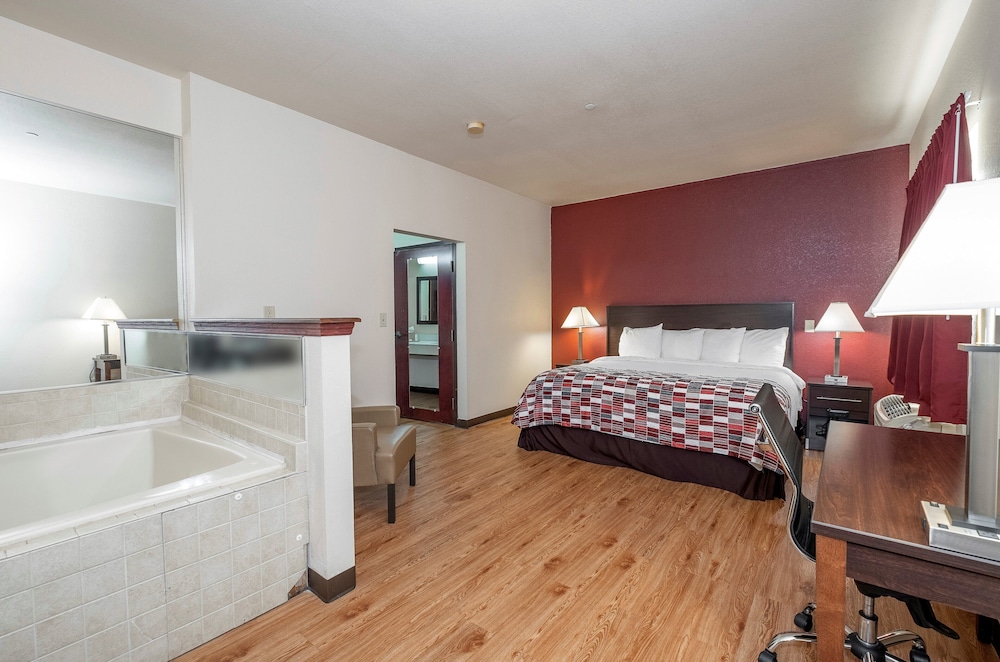 Superior Room, 1 King Bed, Non Smoking, Jetted Tub