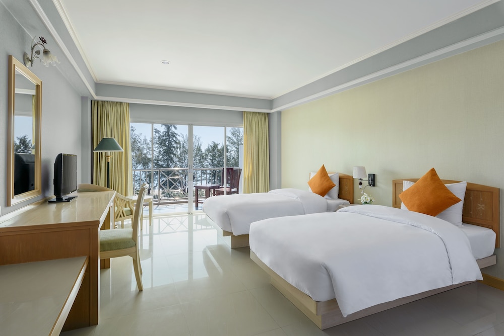 Deluxe Room, 2 Twin Beds, Ocean View - Photo 1