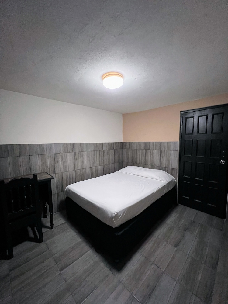Basic Room photo 1