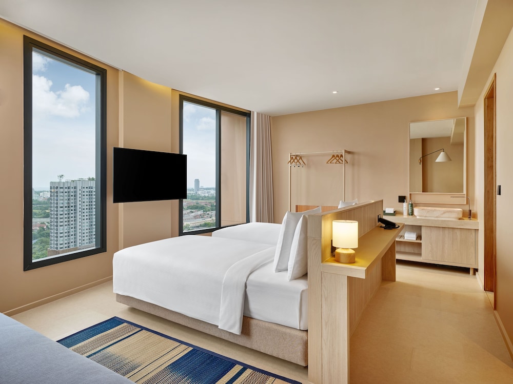 Basic Room, 2 Twin Beds, Corner - Photo 5