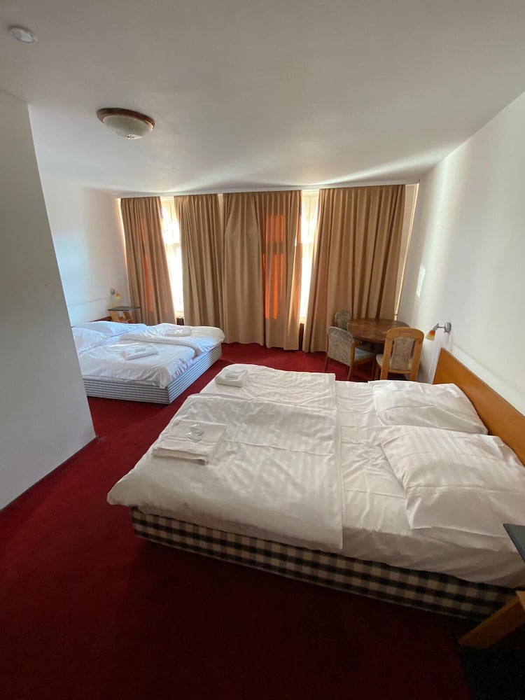Economy Quadruple Room
