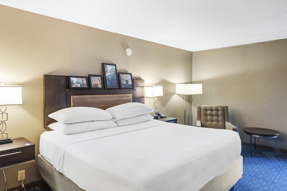 Suite, 1 King Bed (Bridal) - Photo 3
