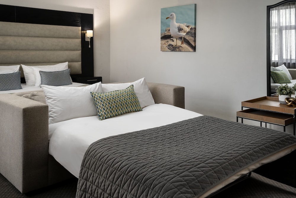 Superior Room, 1 King Bed with Sofa bed - Photo 1