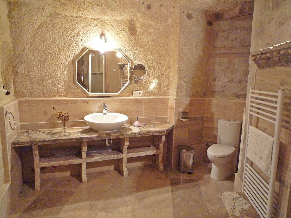 Deluxe Suite - Photo 4