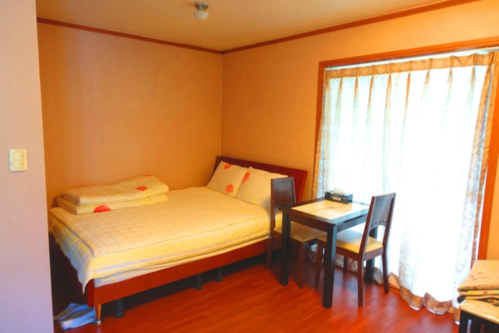 Room (Couple A) photo 1