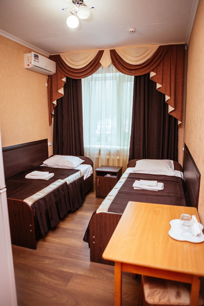 Standard Twin Room, Non Smoking photo 3